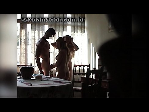 ❤️ Jinsiy do'stlar bahaybat odamni va u bilan birga uchlikni taklif qilishadi ☑ Anal videoda bizda ️❤