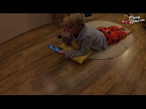 ❤️ Crazy Blonde So'rish Katta Dik So'rish va Bouncing Unda - Anal Seks ☑ Anal videoda bizda ️❤