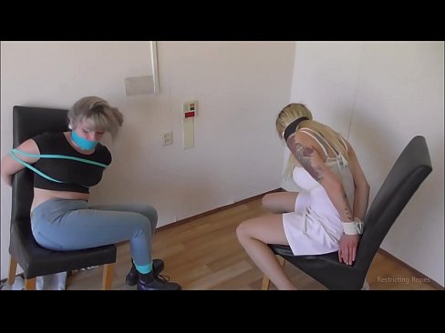❤️ Giyohvand / bog'langan va gagged / qayg'u ichida qiz ☑ Anal videoda bizda ️❤