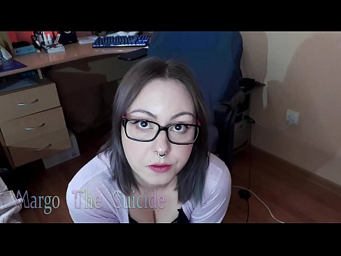 ❤️ Ko'zoynakli seksual qiz kamerada Dildoni chuqur so'radi ☑ Anal videoda bizda ️❤