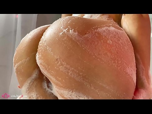 ❤️ Brunette dushda kuchli orgazm uchun vibrator bilan mushukni onanizm qiladi ☑ Anal videoda bizda ️❤
